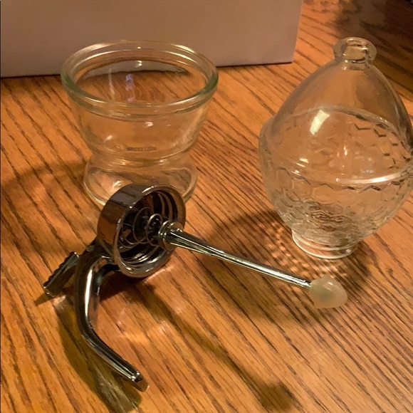 Glass Honeycomb Honey Dripper w base reservoir - Picture 13 of 14